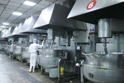 中央廚房、料理包、智能烹飪設(shè)備,復(fù)盤中式快餐標(biāo)準(zhǔn)化的三大突破